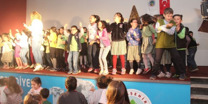 Çocuklar "Hayvan Çiftliği" İle Eğlendi