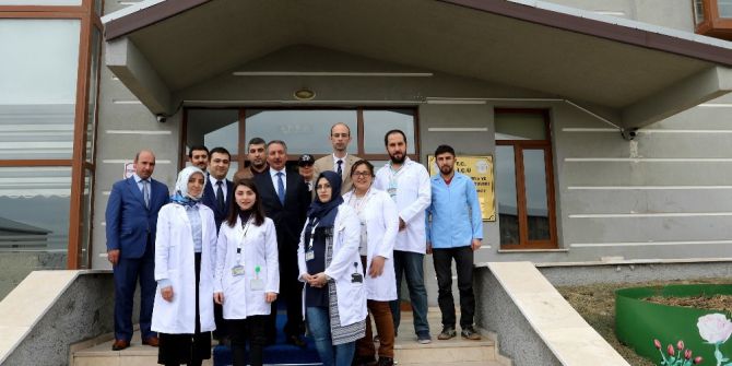 Rektör Prof. Dr. Karabulut Merkezi Araştırma Ve Uygulama Laboratuvarında İncelemelerde Bulundu