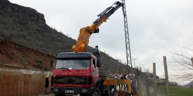 Dicle Elektrik, 30 Kilometrelik Derince Hattını Yeniliyor