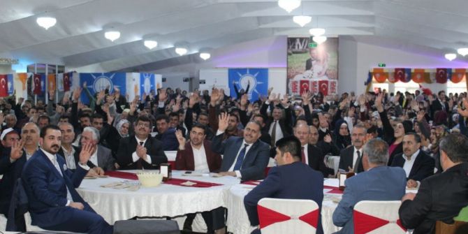 Ak Parti Yönetimi, Sandık Kurulu Üyeleriyle Bir Araya Geldi