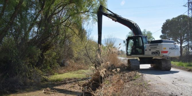 Manisa’da 2 Bin 500 Metrelik Dere Çalışması