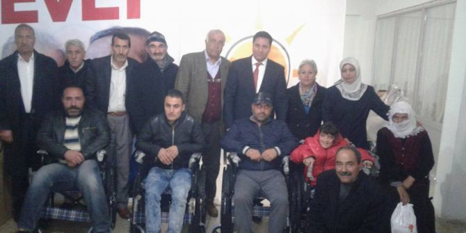 Ak Parti’den Tekerlekli Sandalye Dağıtımı