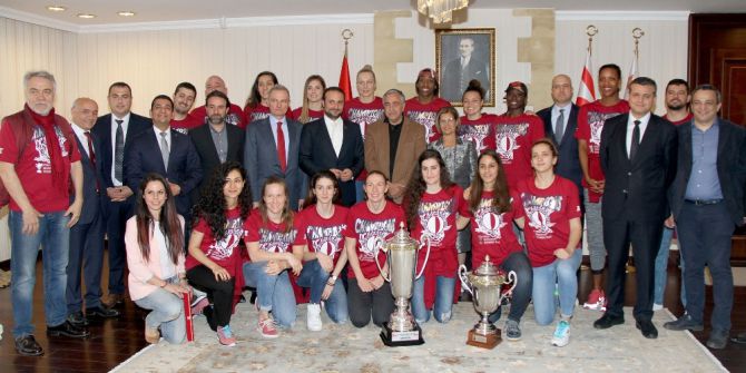 Eurocup Şampiyonu Yakın Doğu Üniversitesi, Cumhurbaşkanı Mustafa Akıncı Tarafından Kabul Edildi