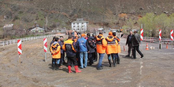 Ak Parti Genel Başkan Yardımcısı Yılmaz Selden Etkilenen Bölgede İnceleme Yaptı