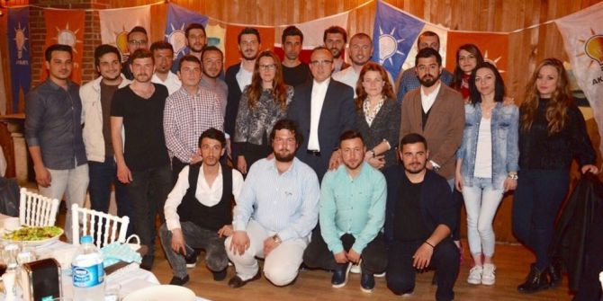 Gençler Birlik Ve Beraberlik Yemeğinde Buluştu