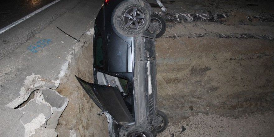 Otomobil Çukura Düştü: 5 Yaralı