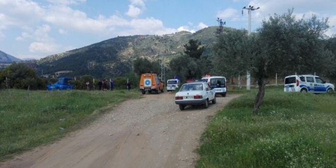 Babasıyla Birlikte Atlayış Yapan Genç Paraşütçüye Ulaşılamıyor