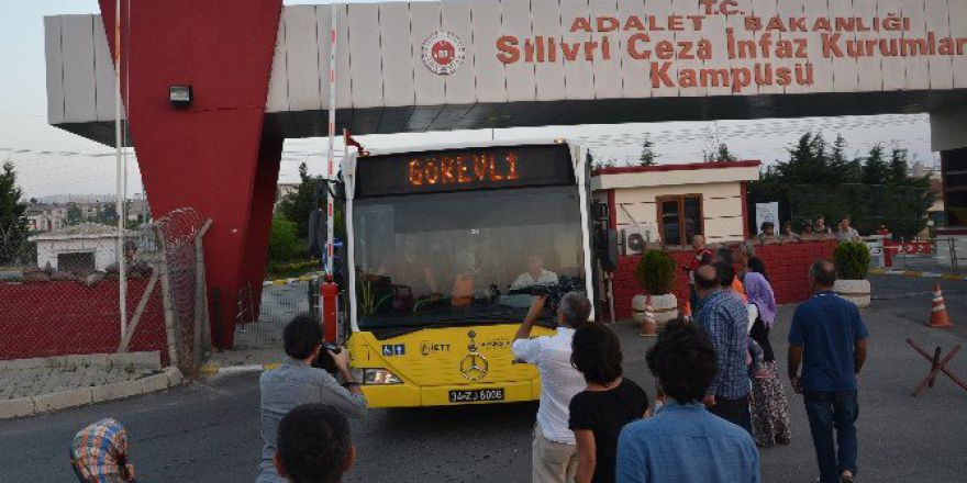 Erler Otobüslerle Birliklerine Gönderildi