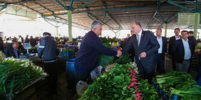 Milletvekili Koçer, Pazar Esnafını Ziyaret Etti