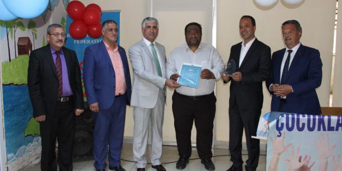 Romanlar Avrupa Komisyonundan Aldıkları Ödülü Roman Havasıyla Kutladı