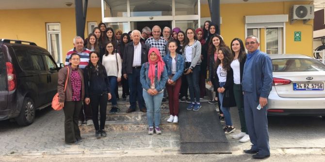 Öğrenciler’den Huzurevi Ziyareti