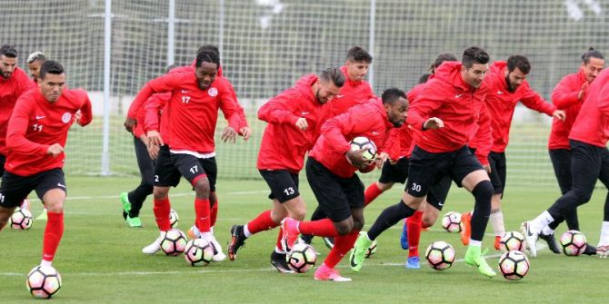 Antalyaspor’da Çalışmalar Sürüyor