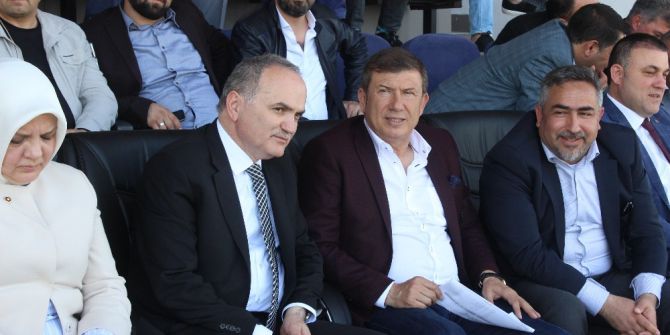 Bakan Faruk Özlü Düzcespor -Yeşil Bursa Maçını İzledi