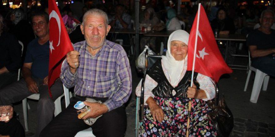 Çanakkale’de Demokrasi Nöbeti Devam Ediyor