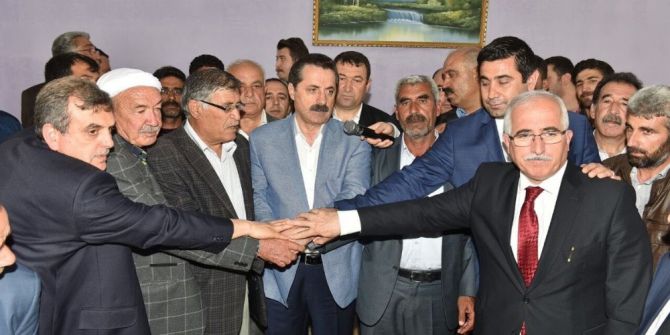 Bakan Çelik Husumetli Aileleri Barıştırdı