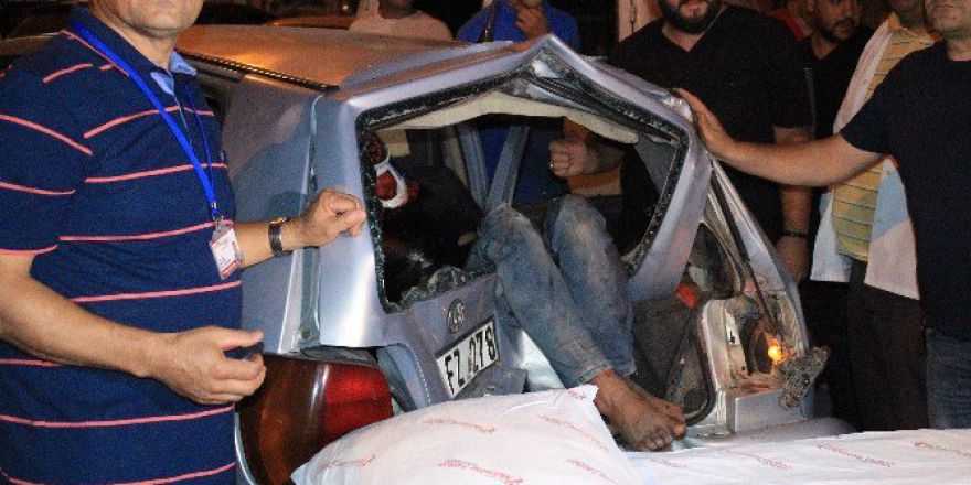 Çarptığı Otomobilin Bagajına Girdi