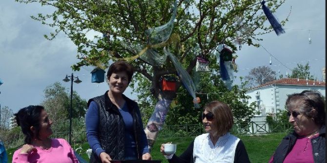 Muratpaşa Yaşlıevi’nde Masallar Heybeden Çıkıyor