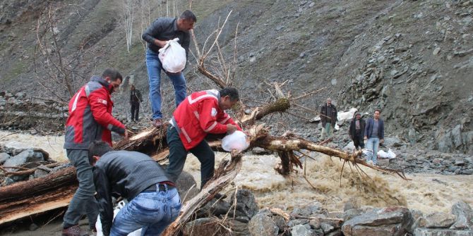 Muş’ta Sağanak Hayatı Felç Etti
