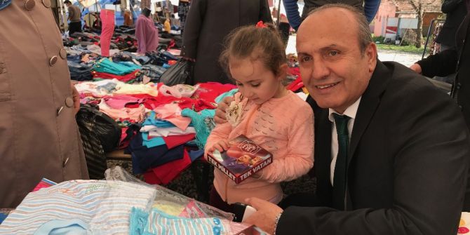 Başkan Arslan, Cuma Pazarında Vatandaşları Ziyaret Etti