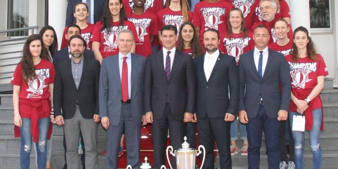 Başbakan Özgürgün, Ydü Kadın Basketbol Takımı’nı Kabul Etti