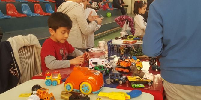 Ted Öğrencilerinden “Eski Oyuncaklarımı Satıyorum Projesi”