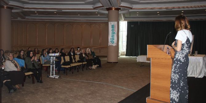 Yazar Saadet Algan Kayseri’de ‘Anneler’ İle Buluştu