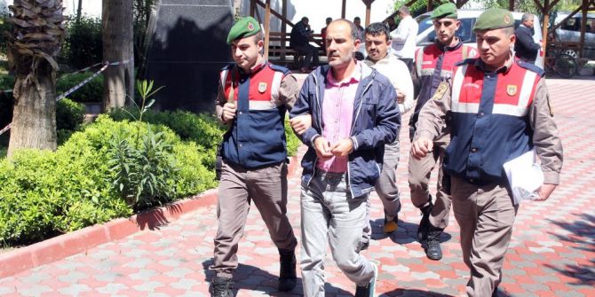 Hava Yastığının İçinden 29 Adet Uyuşturucu Hap Ve 30 Gram Kubar Esrar Çıktı