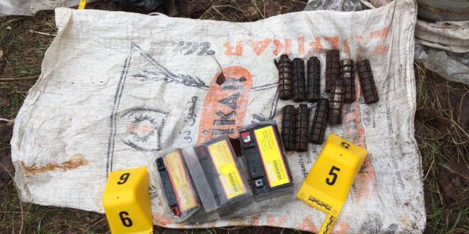 Patnos’ta 12 Adet Eyp, 29 Gram C-4 Patlayıcı Ele Geçirildi