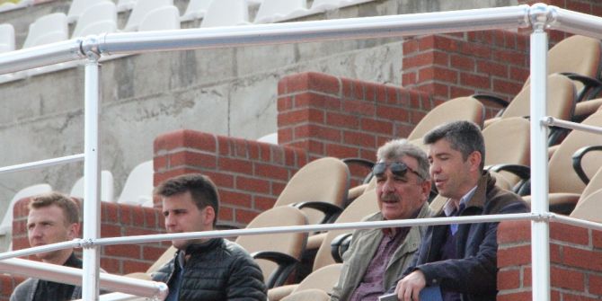 Bakan Yardımcısının “Depreme Dayanıksız” Dediği Edebali Stadının Beton Tribünleri Hala İzleyicileri Ağırlıyor