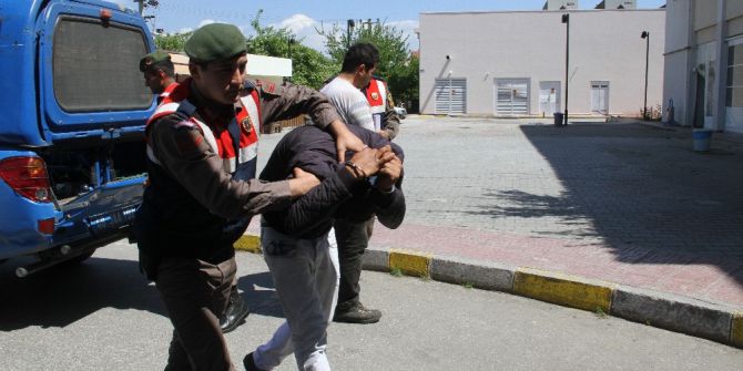 Çalıştıkları İş Yerinden Hırsızlık Yapınca Tutuklandılar