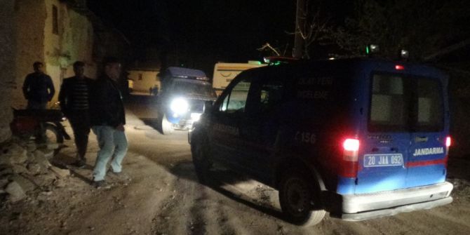 Bir Yıldır Beraber Kaldığı Arkadaşını Vahşice Öldürdü: 1 Ölü 2 Yaralı