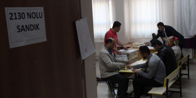 Halk Oylaması Başladı