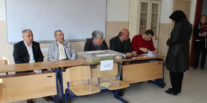 Afyonkarahisar’da Oy Verme İşlemi Başladı