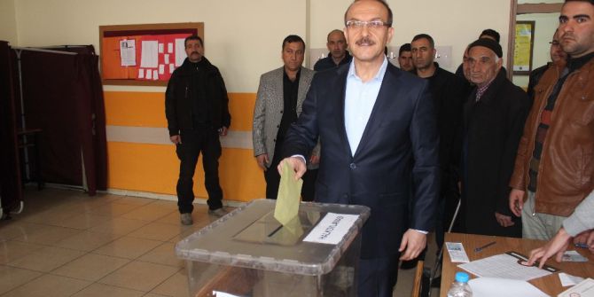 Vali Yavuz Ve Başkan Asya Oyunu Kullandı