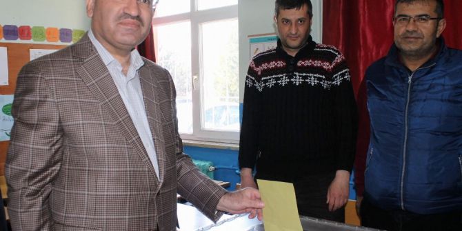 Adalet Bakanı Bekir Bozdağ, Oyunu Kullandı