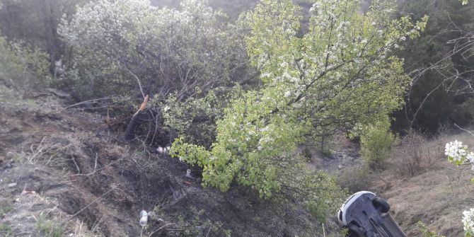 Kontrolden Çıktı 15 Metrelik Uçuruma Yuvarlandı: 6 Yaralı