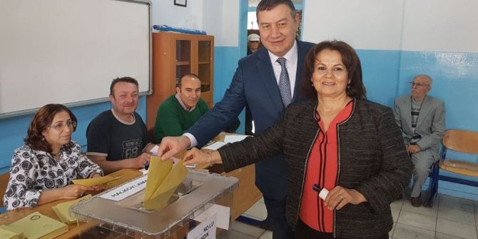 Mhp İl Başkanı Karataş, Oyunu Bayraklı’da Kullandı