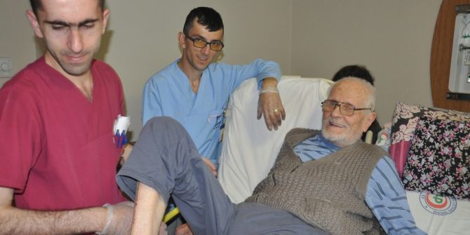 90 Yaşında Evde Sağlık Aracı İle Oyunu Kullandı