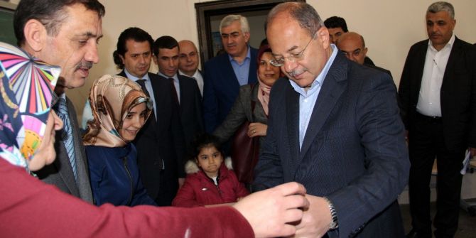 Bakan Akdağ, Erzurum’da Oyunu Kullandı