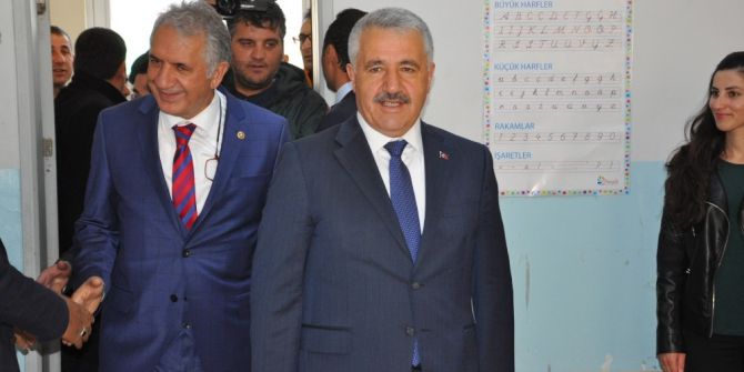 Bakan Arslan Oyunu Kars’ta Kullandı