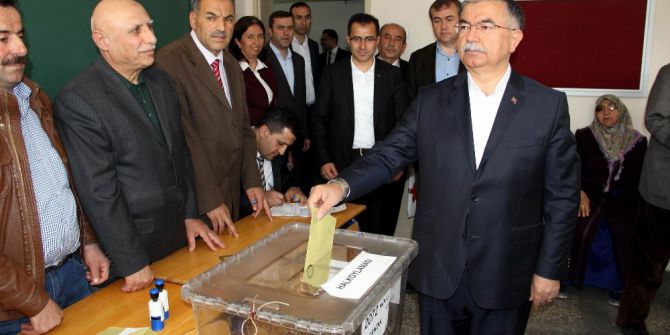 Milli Eğitim Bakanı Yılmaz Oyunu Sivas’ta Kullandı