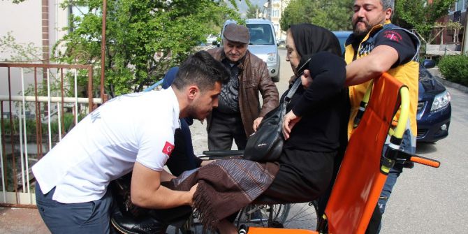 Ambulanslarla Oy Kullanmaya Gittiler