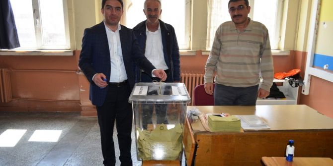 Chp İl Başkanı Kiraz Oyunu Rahmi Akıncı Ortaokulu’nda Kullandı