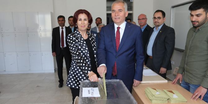 Başkan Osman Zolan Oyunu Kullandı