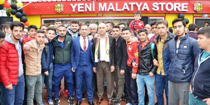 Evkur Yeni Malatyaspor’un Lisanslı Ürün Satış Mağazası Açıldı