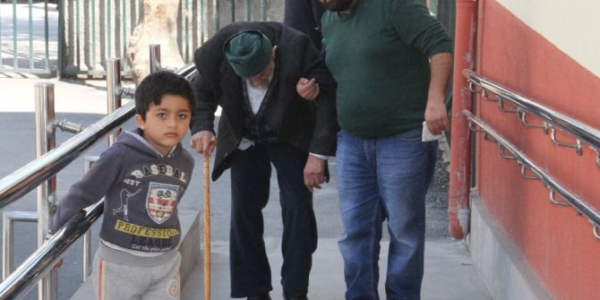 Çorum’da 75 Hasta Sağlık Görevlileri Tarafından Sandığa Götürüldü