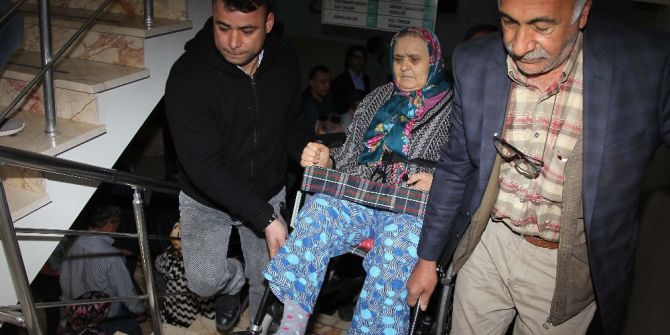 Engelliler, Vatandaşların Yardımıyla Oy Kullandı