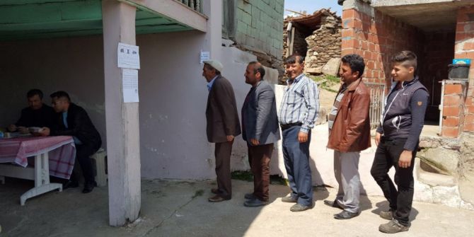 Bu Mahallede Oy Verme İşlemi 12 Dakika Sürdü