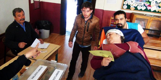 Engelliler Ve Hastalar Da Oylarını Kullandı