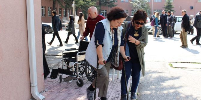 Oy Kullanma İsteği Engel Tanımadı